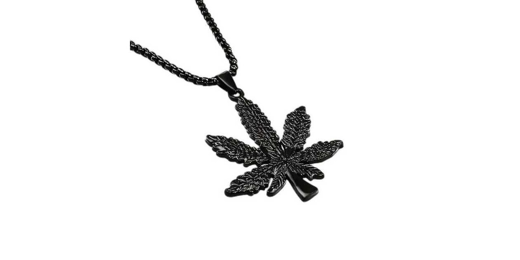 Black Xiha Maple Leaf Pendant Necklace